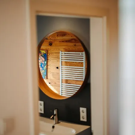 Haus Uebersee 度假居 *