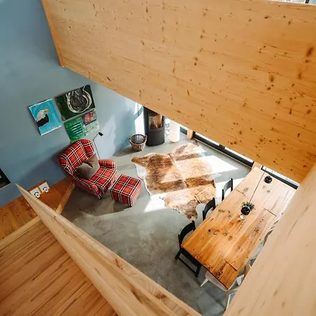 Haus Uebersee Schwarz (Mecklenburgische Seenplatte)