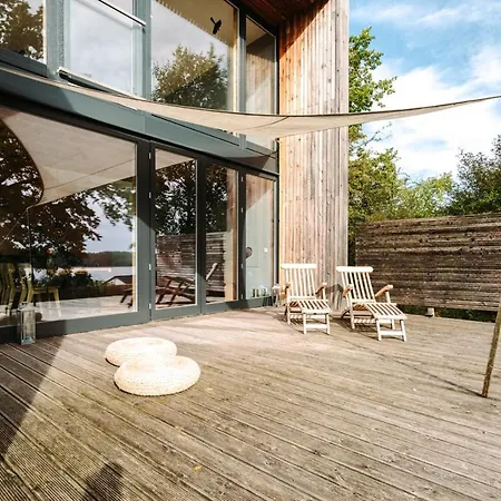 度假居 Haus Uebersee Schwarz (Mecklenburgische Seenplatte)